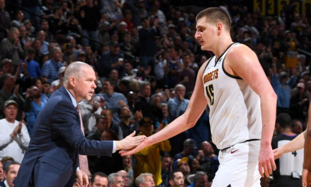 卡塞米罗：巴西队确实需要内马尔，前提是他必须保持健康（卡塞米罗：只要内马尔保持健康，巴西队就离不开他）